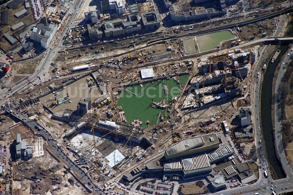 Senkrecht-Luftbild Berlin - Senkrechtluftbild Baustelle zum Neubau des Büro- und Geschäftshausviertels am Potsdamer Platz im Ortsteil Tiergarten in Berlin, Deutschland