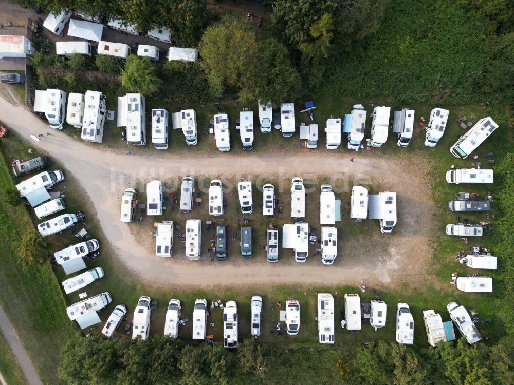 Senkrecht-Luftbild Zingst - Senkrechtluftbild Campingplatz an der Meeresküste der Ostsee in Zingst im Bundesland Mecklenburg-Vorpommern, Deutschland