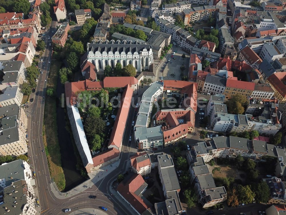 Senkrecht-Luftbild Halle (Saale) - Senkrechtluftbild Domplatz und die Neue Residenz im Zentrum der Altstadt von Halle in Sachsen-Anhalt