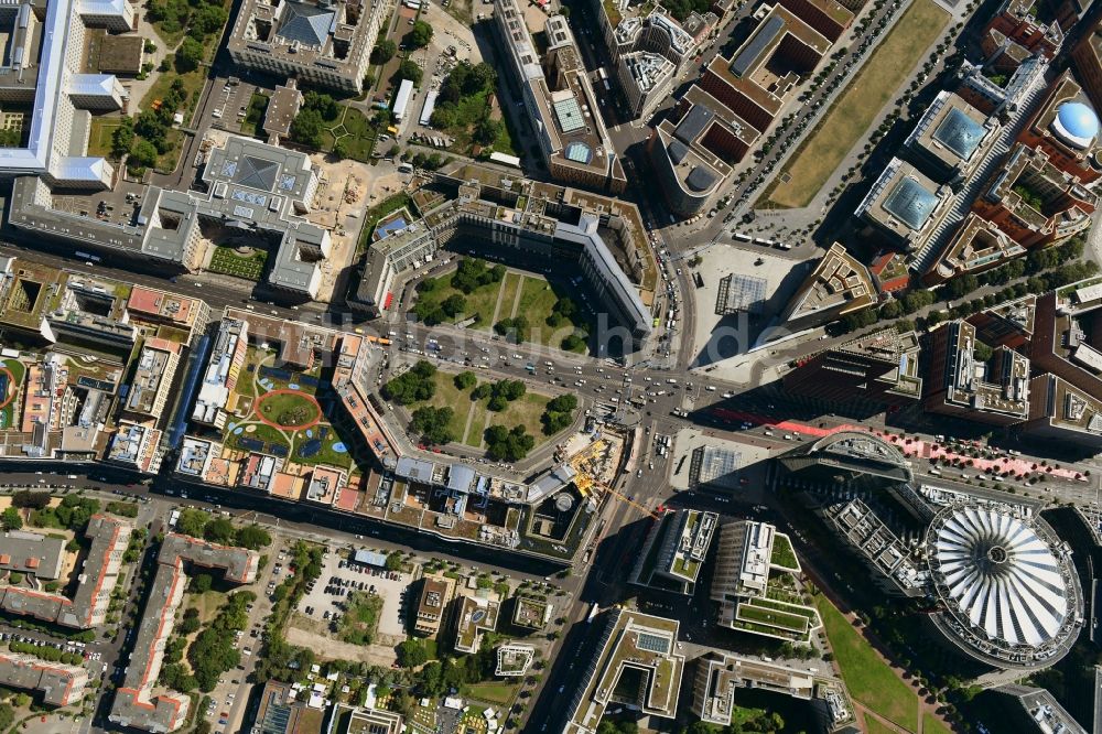 Senkrecht-Luftbild Berlin - Senkrechtluftbild Kreuzung Potsdamer Platz - Ebertstraße - Stresemannstraße - Leipziger Platz im Ortsteil Tiergarten in Berlin, Deutschland