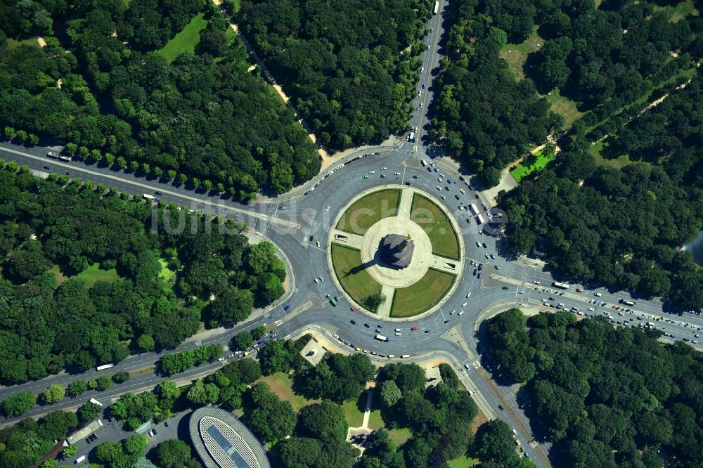 Senkrecht-Luftbild Berlin - Senkrechtluftbild Parkanlage Tiergarten - Straße des 17. Juni - Siegessäule - Großer Stern im Ortsteil Tiergarten in Berlin, Deutschland