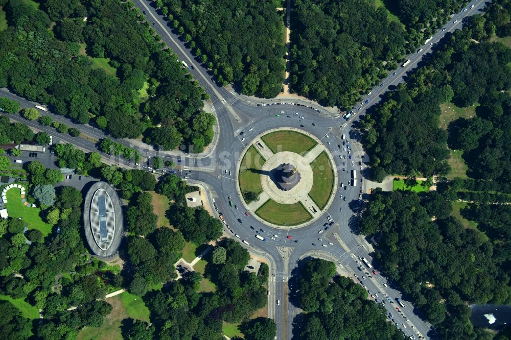 Senkrecht-Luftbild Berlin - Senkrechtluftbild Parkanlage Tiergarten - Straße des 17. Juni - Siegessäule - Großer Stern im Ortsteil Tiergarten in Berlin, Deutschland