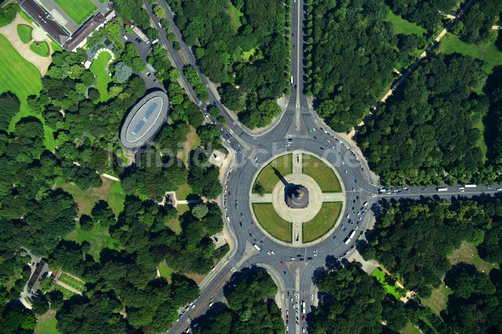 Senkrecht-Luftbild Berlin - Senkrechtluftbild Parkanlage Tiergarten - Straße des 17. Juni - Siegessäule - Großer Stern im Ortsteil Tiergarten in Berlin, Deutschland