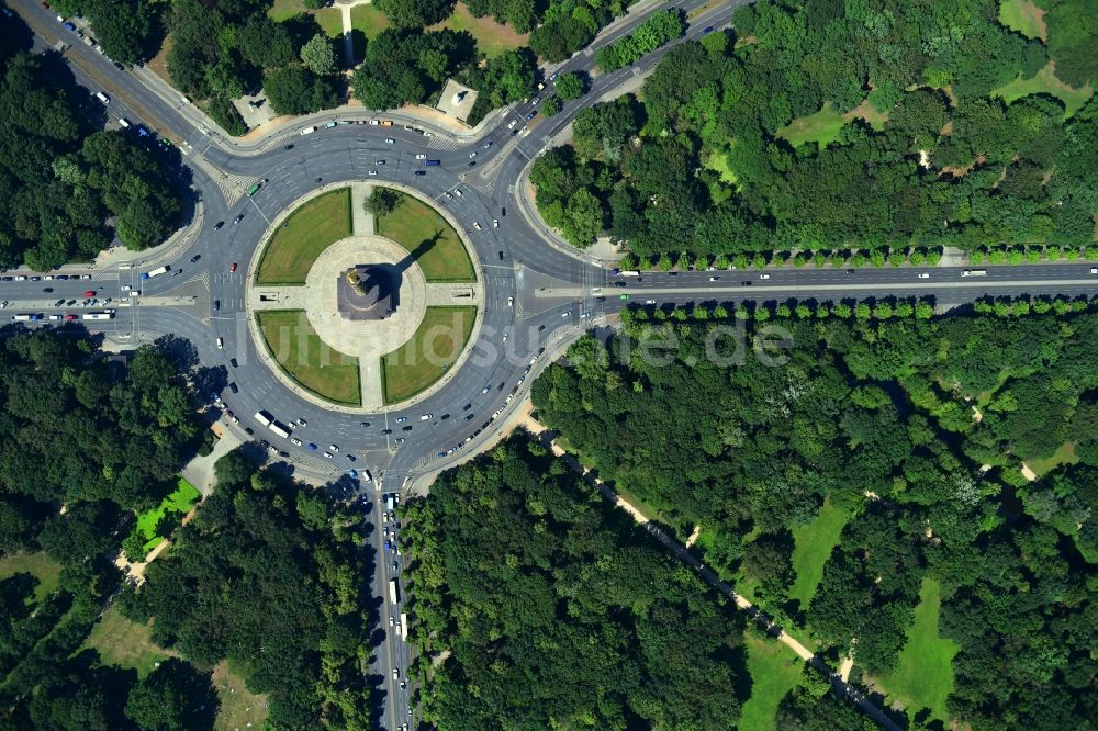 Senkrecht-Luftbild Berlin - Senkrechtluftbild Parkanlage Tiergarten - Straße des 17. Juni - Siegessäule - Großer Stern im Ortsteil Tiergarten in Berlin, Deutschland