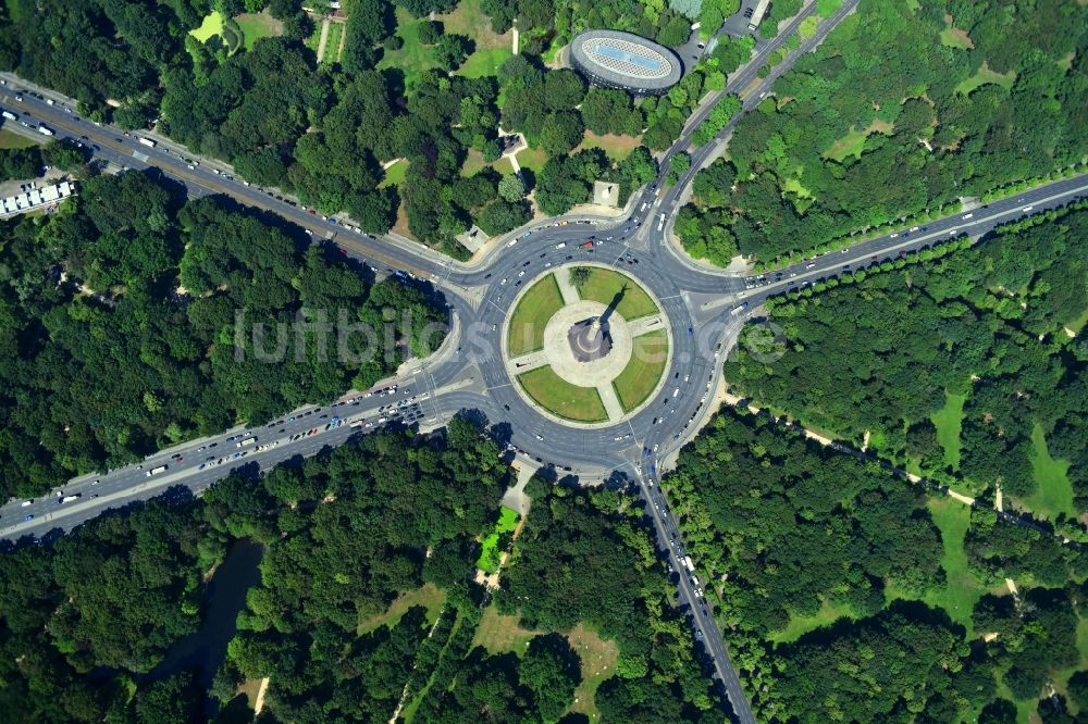 Senkrecht-Luftbild Berlin - Senkrechtluftbild Parkanlage Tiergarten - Straße des 17. Juni - Siegessäule - Großer Stern im Ortsteil Tiergarten in Berlin, Deutschland