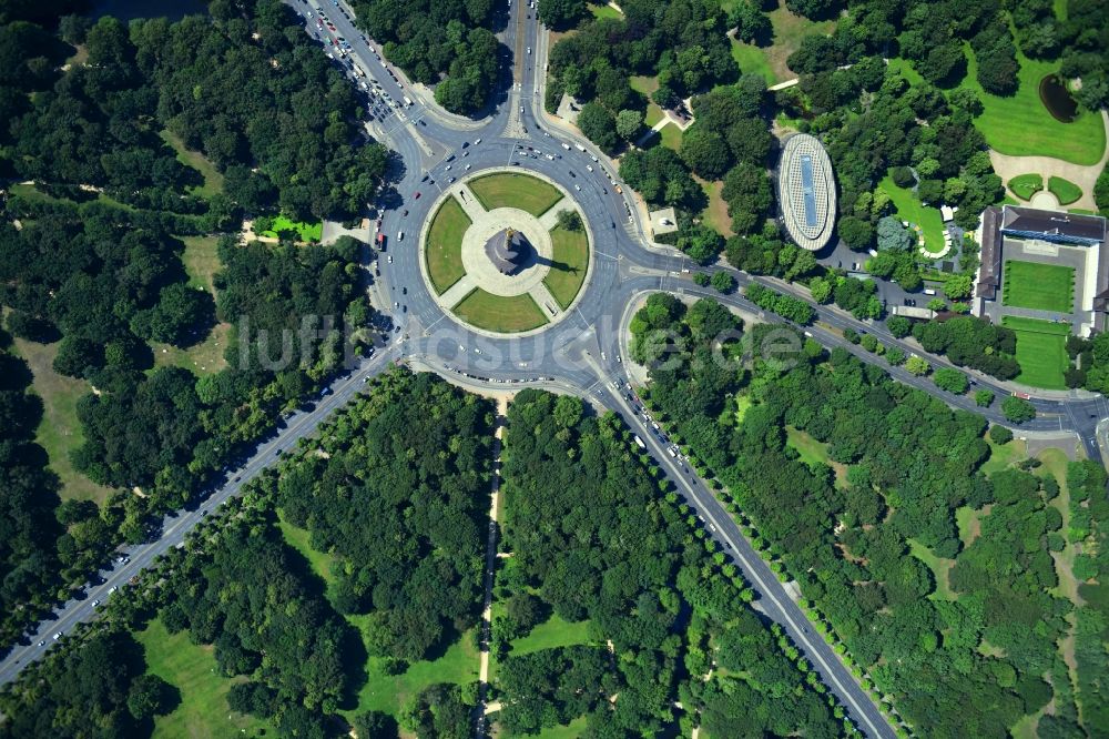 Senkrecht-Luftbild Berlin - Senkrechtluftbild Parkanlage Tiergarten - Straße des 17. Juni - Siegessäule - Großer Stern im Ortsteil Tiergarten in Berlin, Deutschland