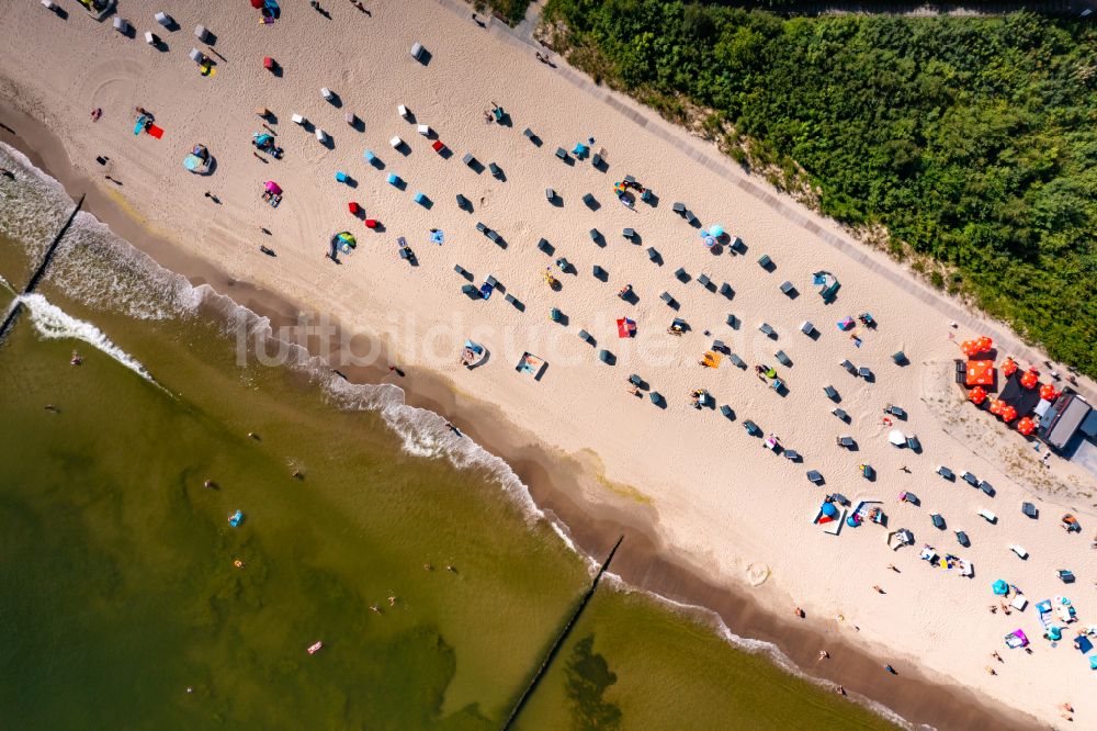 Senkrecht-Luftbild Koserow - Senkrechtluftbild Sandstrand- Landschaft in Koserow im Ortsteil Kölpinsee in Koserow im Bundesland Mecklenburg-Vorpommern