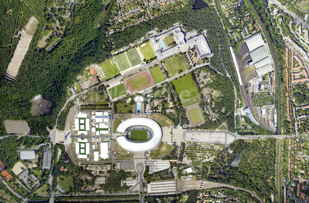 Senkrecht-Luftbild Berlin - Senkrechtaufnahme mit Blick auf das Gelände des Berliner Olympiastadions