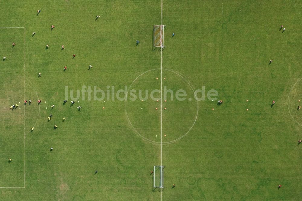 Senkrecht-Luftbild Bergheim - Senkrechtluftbild Sportplatz- Fussballplatz des Lukas-Podolski-Sportpark in Bergheim im Bundesland Nordrhein-Westfalen, Deutschland